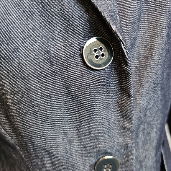 7th Avenue New York & Company blue blazer. 4 - Picture 6 of 9